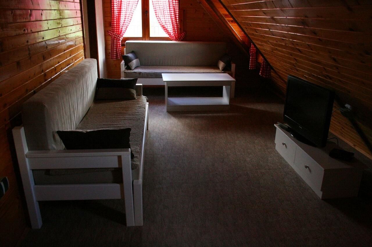 Отель Camp Hotel Lake Views Плав-14